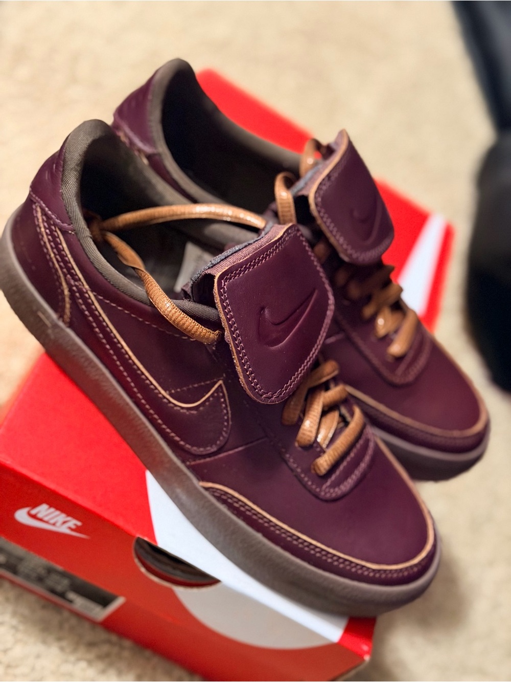 Nike Men’s Low-Top Sneakers in Burgundy with Brown Laces